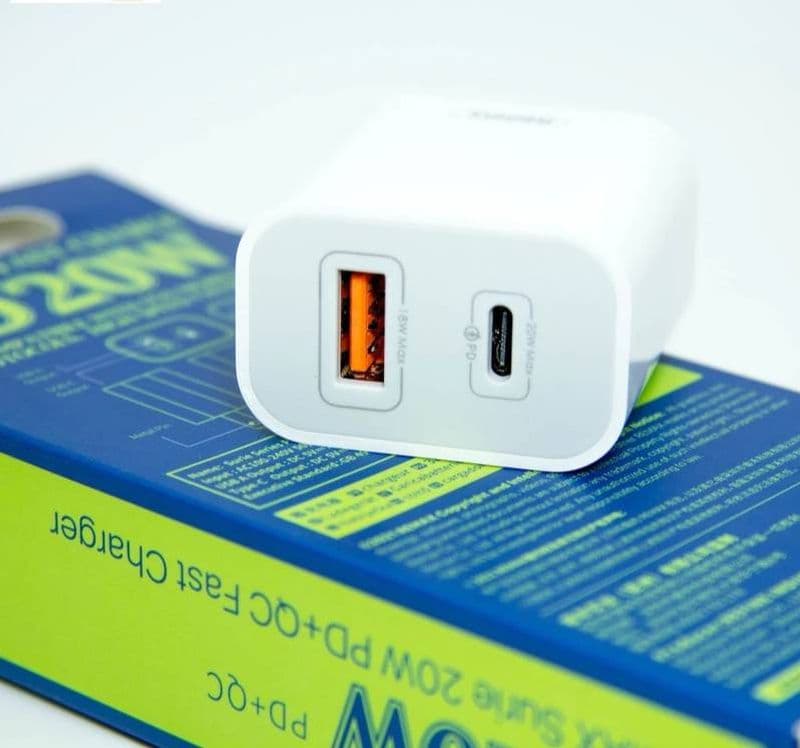 شارژر دیواری ریمکس 20 وات مدل RP-U68